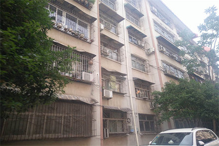 新上，天和文苑2室2厅1卫53万85m2出售，楼层好